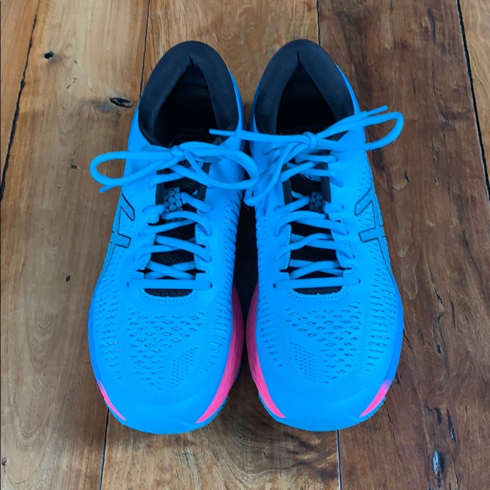 ASICS Gel Kayano 25 size 9